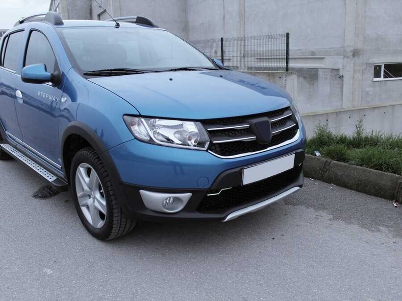 OMSA Dacia Logan MCV Krom Ön Panjur Çıtası 2013-2016 Arası - Thumbnail