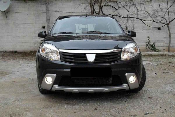 Dacia Sandero Ön Tampon Geçme 3 Parça Sisli 2008 ve Sonrası