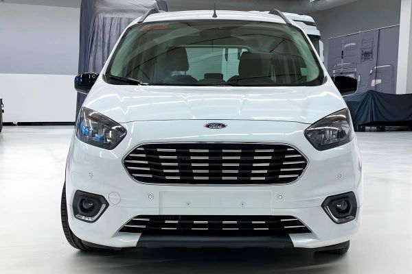 Ford Courier Ön Panjur Kromu 30 Parça 2018-2023 Arası