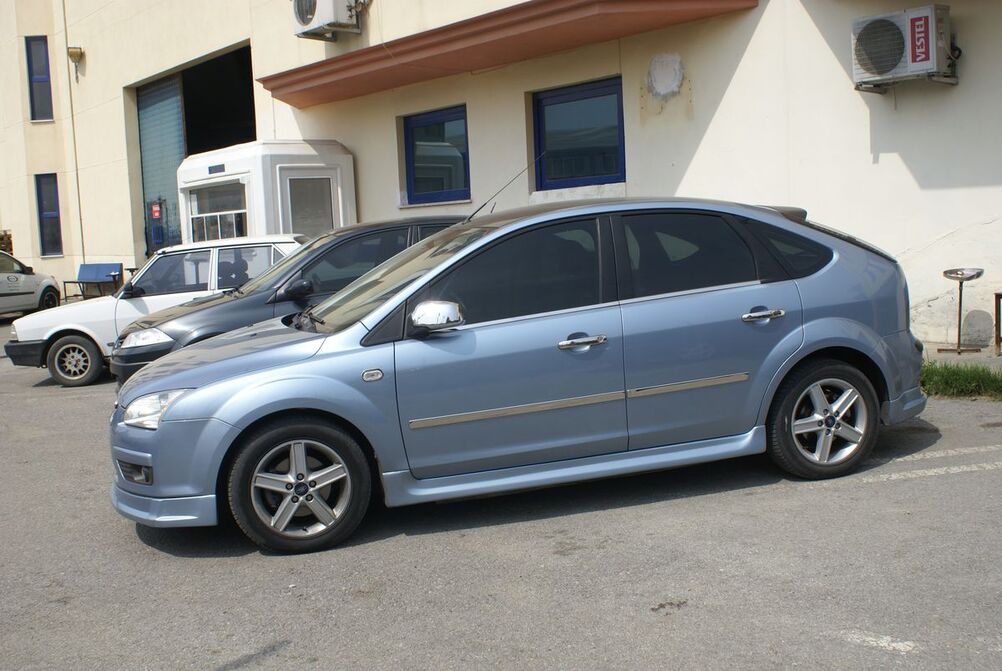 OMSA Ford Focus 2 HB Krom Sinyal Çerçevesi 2 Parça 2005-2011 Arası