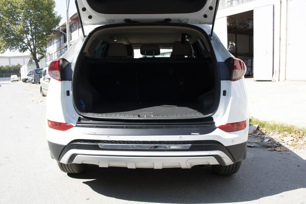 Hyundai Tucson Arka Tampon Eşiği Plastik Siyah 2015-2017 Arası