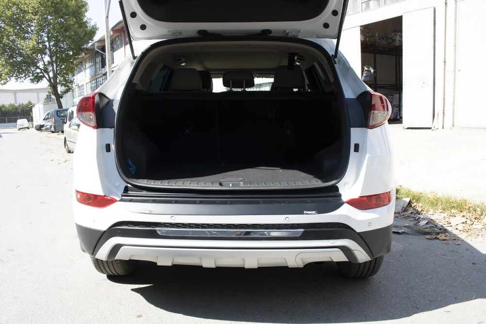 Hyundai Tucson Arka Tampon Eşiği Plastik Siyah 2015-2018 Arası