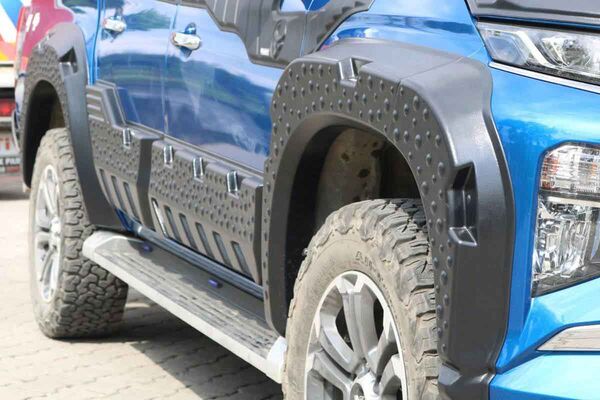 Mitsubishi L200 Çamurluk Dodik Set 8 Parça 2020-2024 Arası