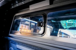 OMSA Ford Ranger Omcap Camlı Kabin Paslanmaz Çelik Sürgülü Yan Camlar 2011-2022 Arası - Thumbnail