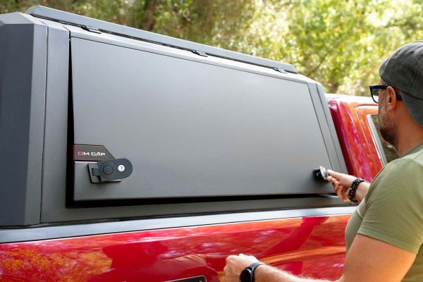 OMSA Isuzu D-Max Omcap Kapalı Kabin Paslanmaz Çelik 2025 ve Sonrası