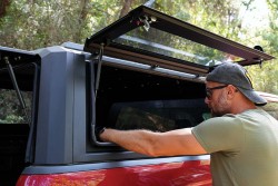 OMSA Mitsubishi L200 Omcap Camlı Kabin Paslanmaz Çelik 2015-2023 Arası - Thumbnail