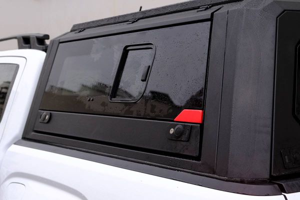 OMSA Mitsubishi L200 Omcap Camlı Kabin Paslanmaz Çelik Sürgülü Yan Camlar 2015-2023 Arası