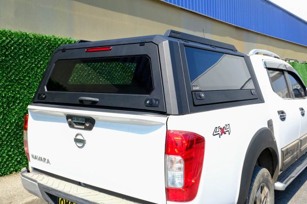 OMSA Nissan Navara Omcap Camlı Kabin Paslanmaz Çelik 2015 ve Sonrası