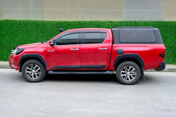 OMSA Toyota Hilux Omcap Camlı Kabin Camp Paslanmaz Çelik 2015 ve Sonrası