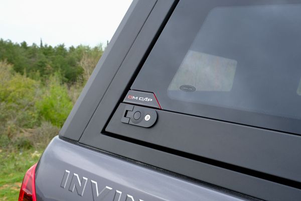 OMSA Toyota Hilux Omcap Camlı Kabin Paslanmaz Çelik 2015 ve Sonrası