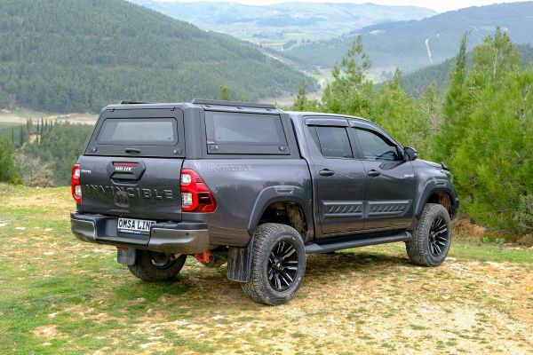 OMSA Toyota Hilux Omcap Camlı Kabin Paslanmaz Çelik 2015 ve Sonrası