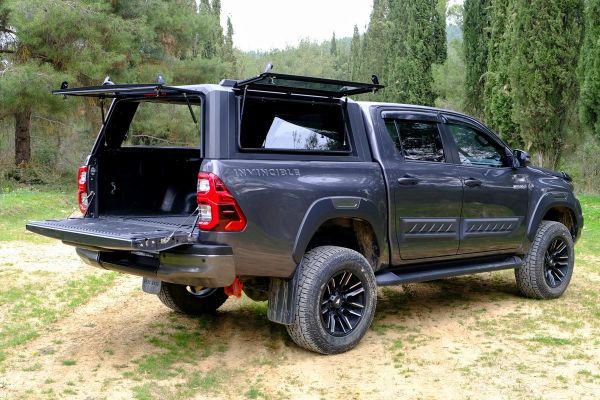 OMSA Toyota Hilux Omcap Camlı Kabin Paslanmaz Çelik 2015 ve Sonrası