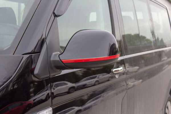 OMSA VW Amarok Kırmızı Krom Ayna Çıtası 2 Parça 2010-2021 Arası