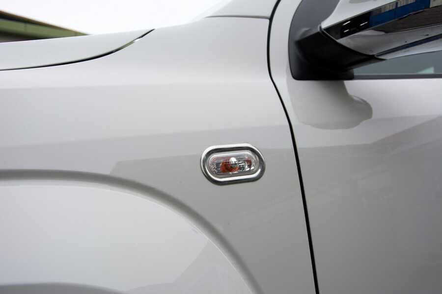 OMSA VW Amarok Krom Sinyal Çerçevesi 2 Parça 2010-2021 Arası