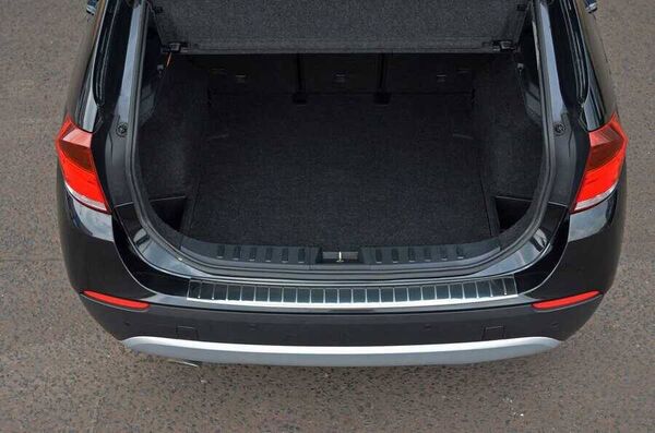 OMSA VW Golf 7 Krom Arka Tampon Eşiği Taşlı 2013-2020 Arası OMSA VW Golf 7 Krom Arka Tampon Eşiği Taşlı 2013-2020 Arası