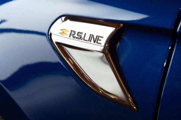 Renault Clio 5 RS-Line Krom Çamurluk Çıtası ABS 2019 ve Sonrası