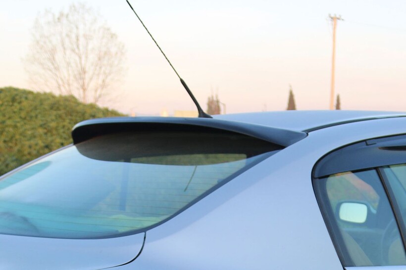 Renault Megane 2 SD Cam Üstü Spoiler Piano Black 2003-2008 Arası - Thumbnail