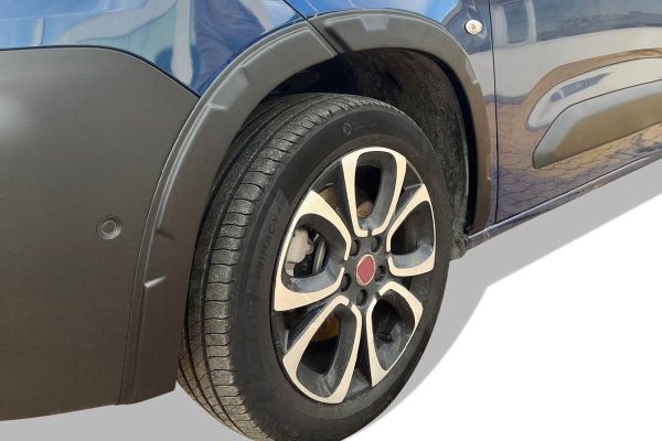 Toyota Proace City Çamurluk Dodik Set 8 Parça ABS 2019 ve Sonrası