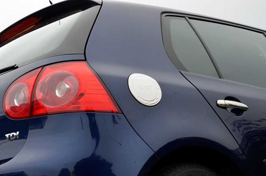 OMSA VW Golf 5 Krom Depo Kapağı 2004-2009 Arası