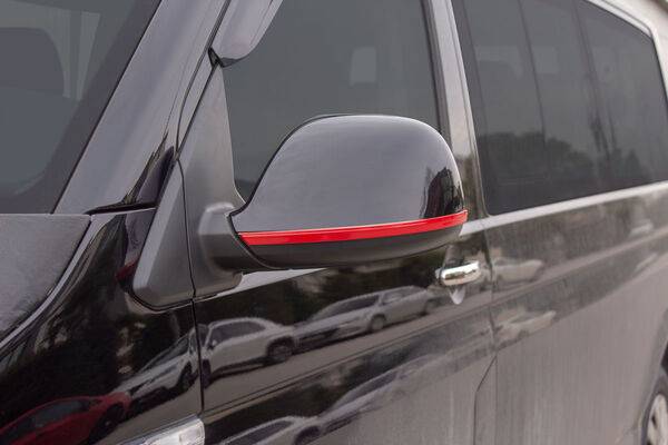 OMSA VW T6 Transporter Kırmızı Krom Ayna Çıtası 2 Parça 2015 ve Sonrası