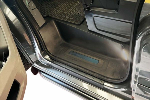 VW T7 Transporter Kapı Eşiği Plastik 2024 ve Sonrası